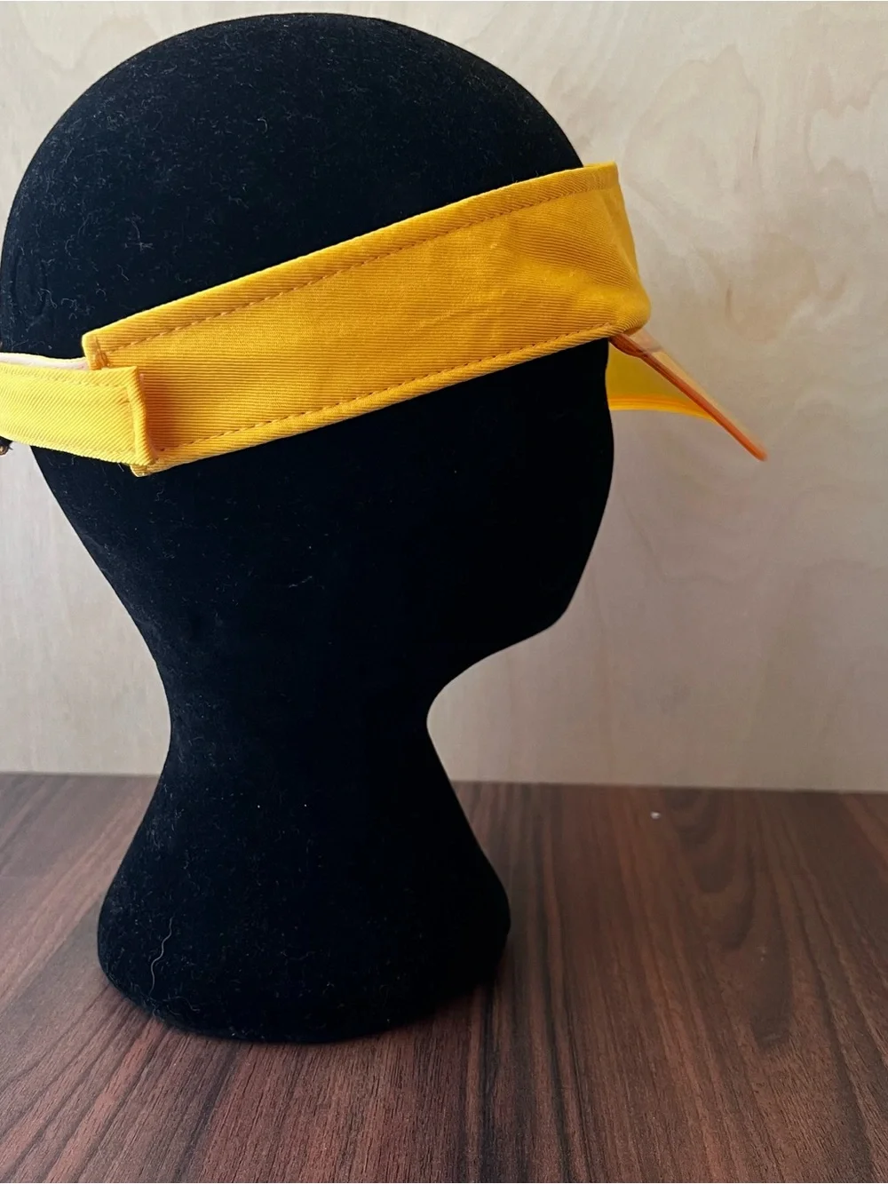 Vintage Guess Visor‎